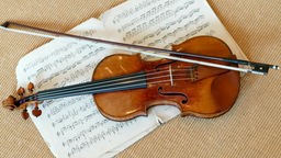  eine 1716 gebaute Violine des berühmten Geigenbauers Antonio Stradivari 