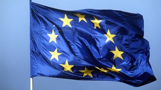 EU-Flagge im Wind