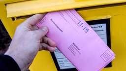 Briefkasten mit Wahlbrief