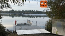 Eine Solaranlage mitten auf dem Philippssee bei Bad Schönborn