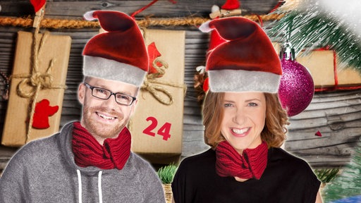 Moderatoren Christian Schmitt und Sarah Ziegler in weihnachtlicher Umgebung