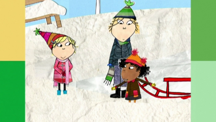 Charlie, Lola und Marvin draußen im Schnee