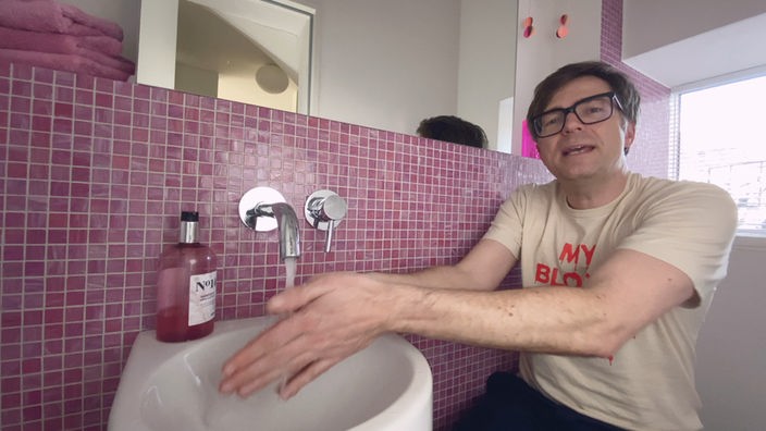 Ralph wäscht sich die Hände
