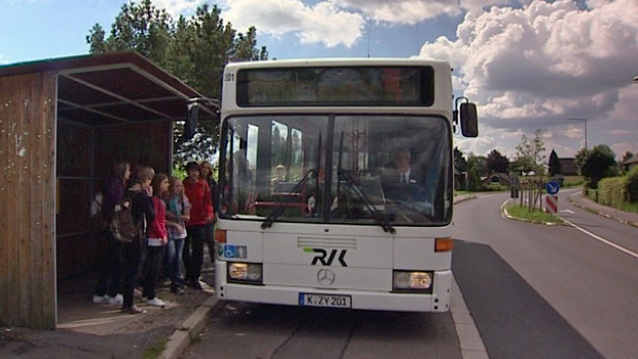 Bus an der Haltestelle