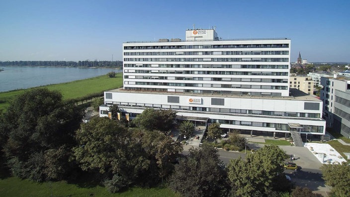 Die Schön Klinik in Düsseldorf in der Aussenansicht.