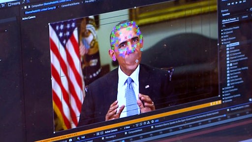 Das Gesicht des ehemaligen US-Präsidenten Barack Obama wird an einem Monitor bearbeitet.
