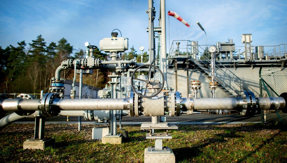 Rohrsystem auf dem Gelände einer Erdgasförderanlage im niedersächsischen Kirchlinteln.
