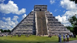 Pyramide in der alten Maya-Stadt Chichén Itzá in Mexiko.