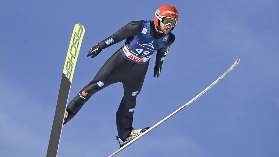 Der deutsche Skispringer Markus Eisenbichler im Flug.