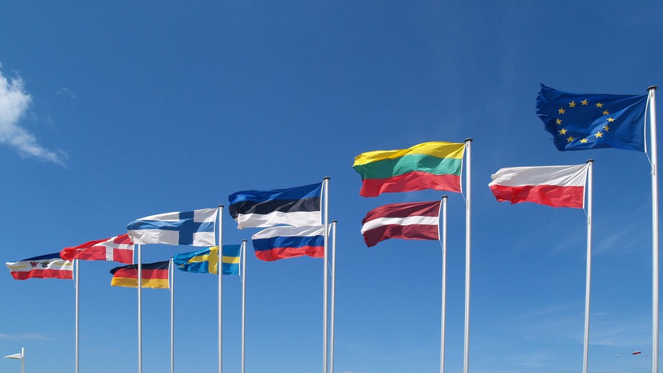 Flaggen europäischer Staaten.