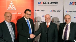 IG Metall-Vorsitzender Berthold Huber, IG Metall-Bezirksleiter Oliver Burkhard, Landesarbeitgeberchef Horst-Werner