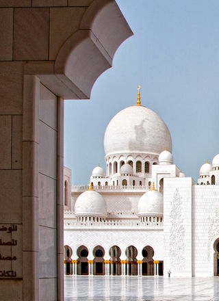 Eine Moschee in Abu Dhabi.; Rechte: picture alliance / Zoonar